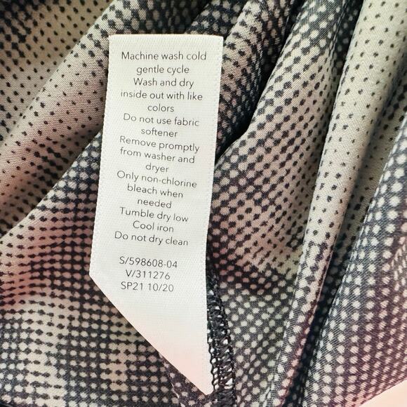 Athleta Ultimate Train Printed Tee Digi Camo Grey Black Size XS Short Sleeve - Picture 6 of 8